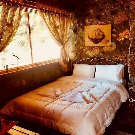 Holiday home Stone Cave Agios Athanasios (Pella)
